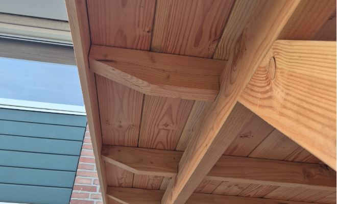vakwerk in de details met inkepingen in de Douglas houten liggers