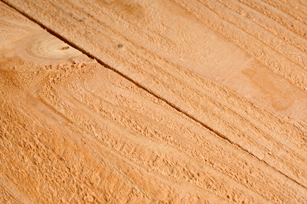 Close-up van fijnbezaagd Douglas hout