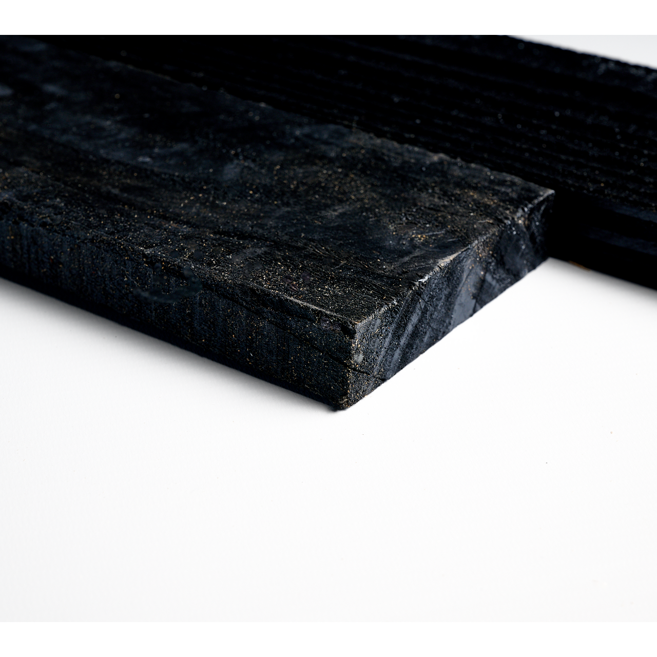 Douglas plank 2,2x10cm fijnbezaagd zwart 2m