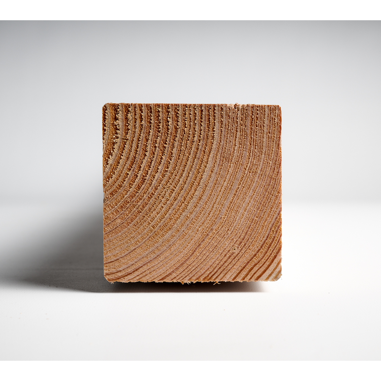 Douglas paal 9x9cm geschaafd 4m