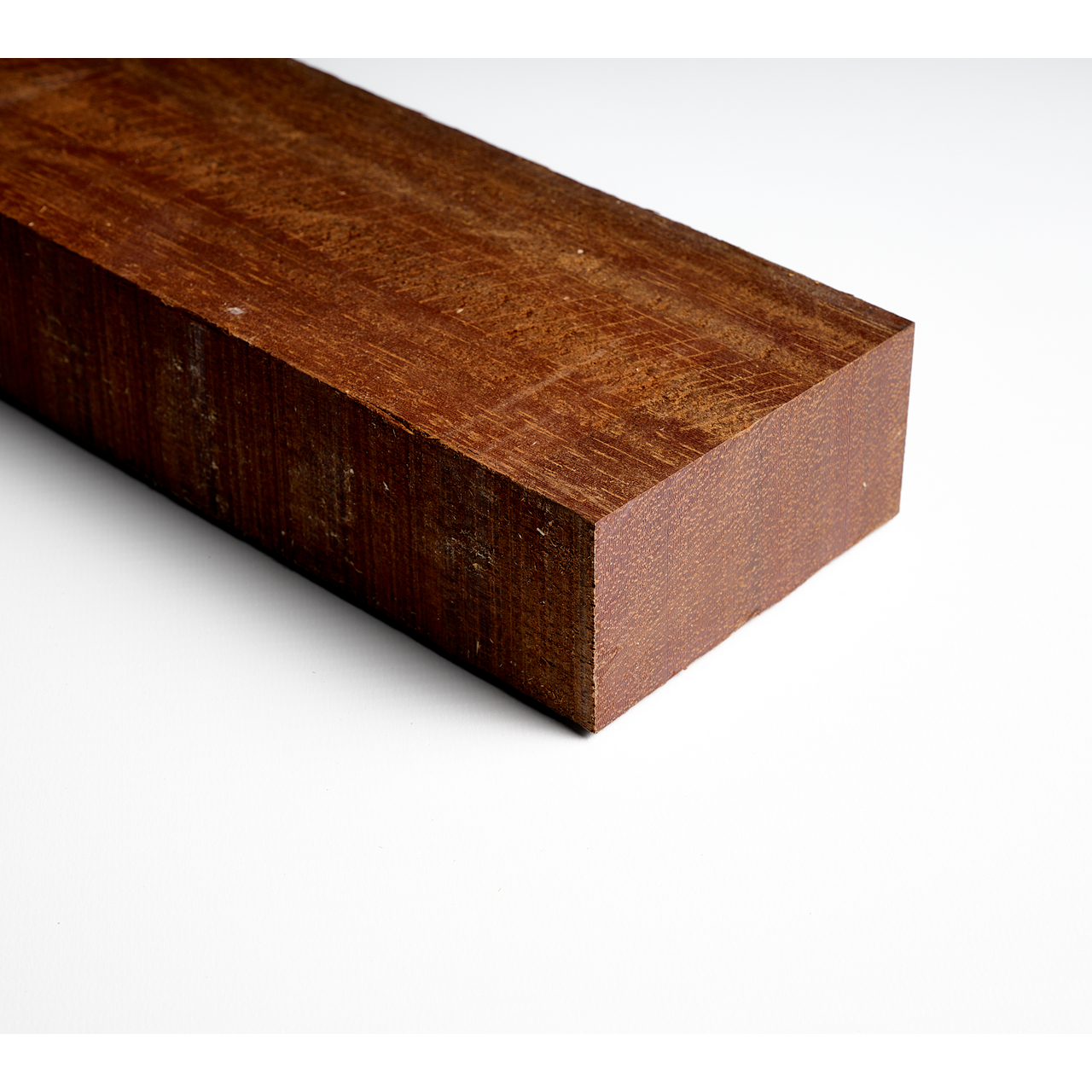 Hardhouten regel Azobe ruw 5x10cm lengte 3m