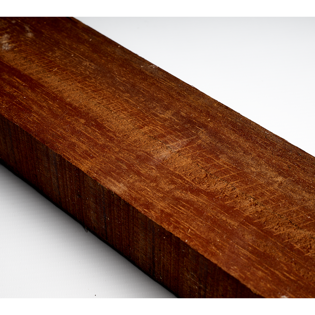 Hardhouten regel Azobe ruw 5x10cm lengte 3m