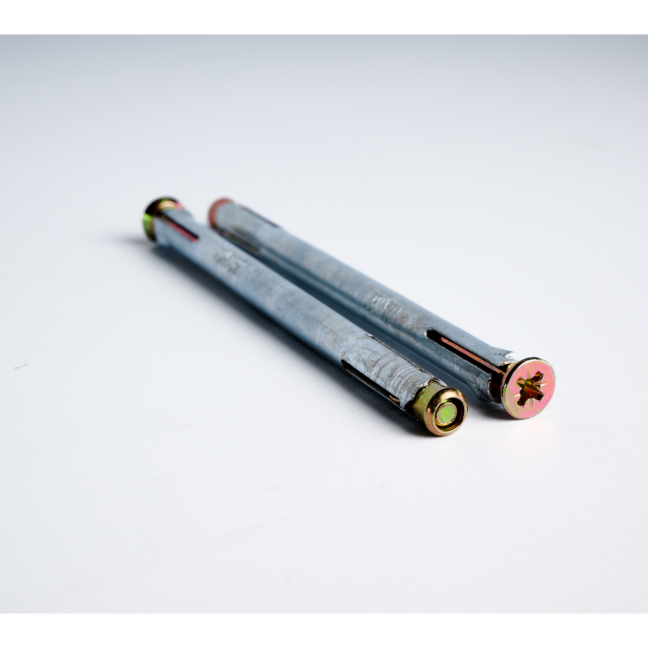 Kozijnanker 10x132mm verzinkt