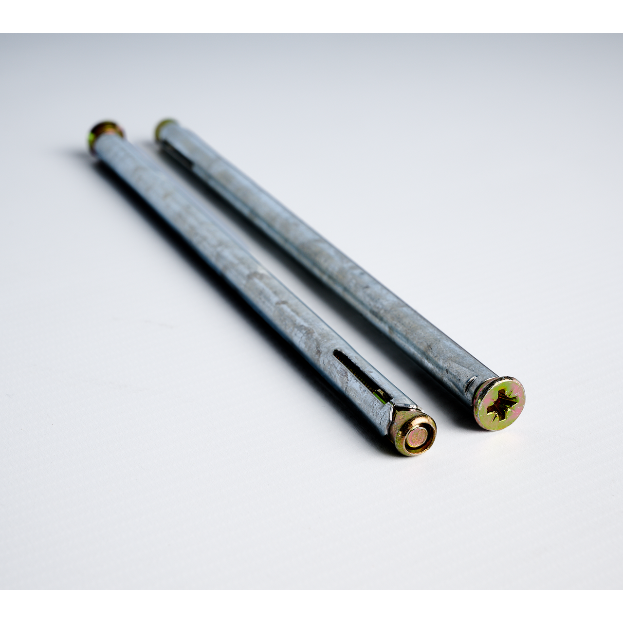 Kozijnanker 10x182mm verzinkt