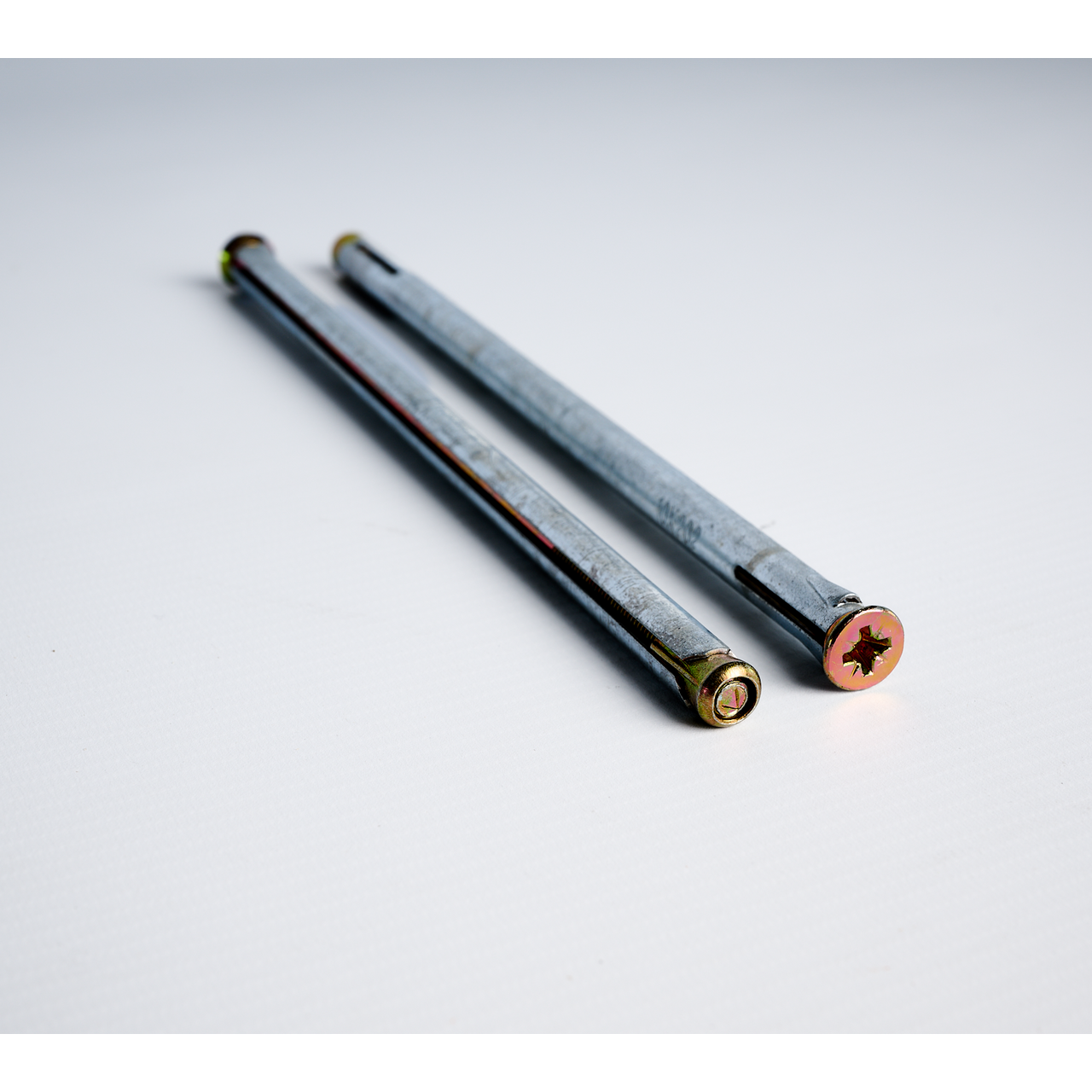 Kozijnanker 10x202mm verzinkt