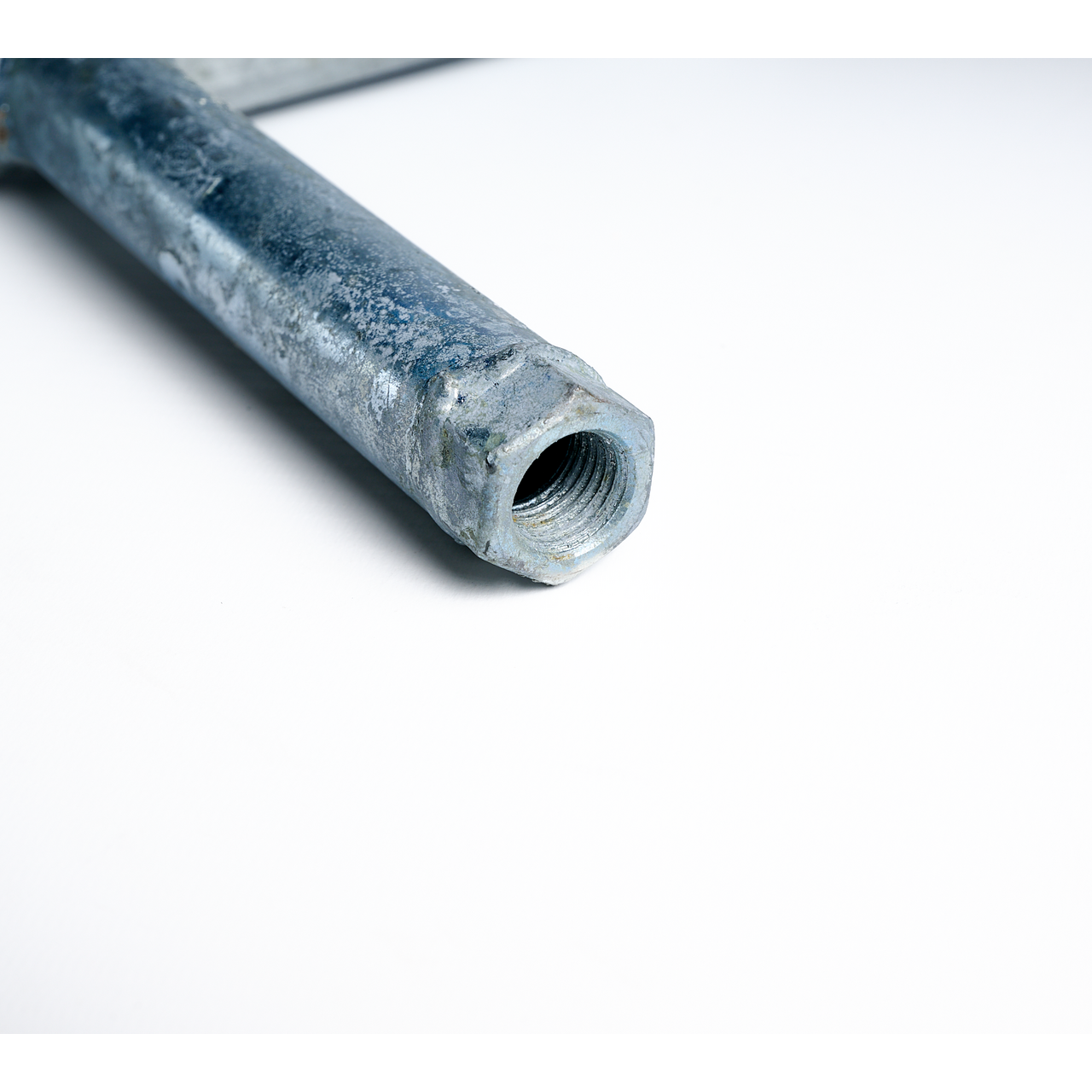 Handvat voor betonpoeren (M16)