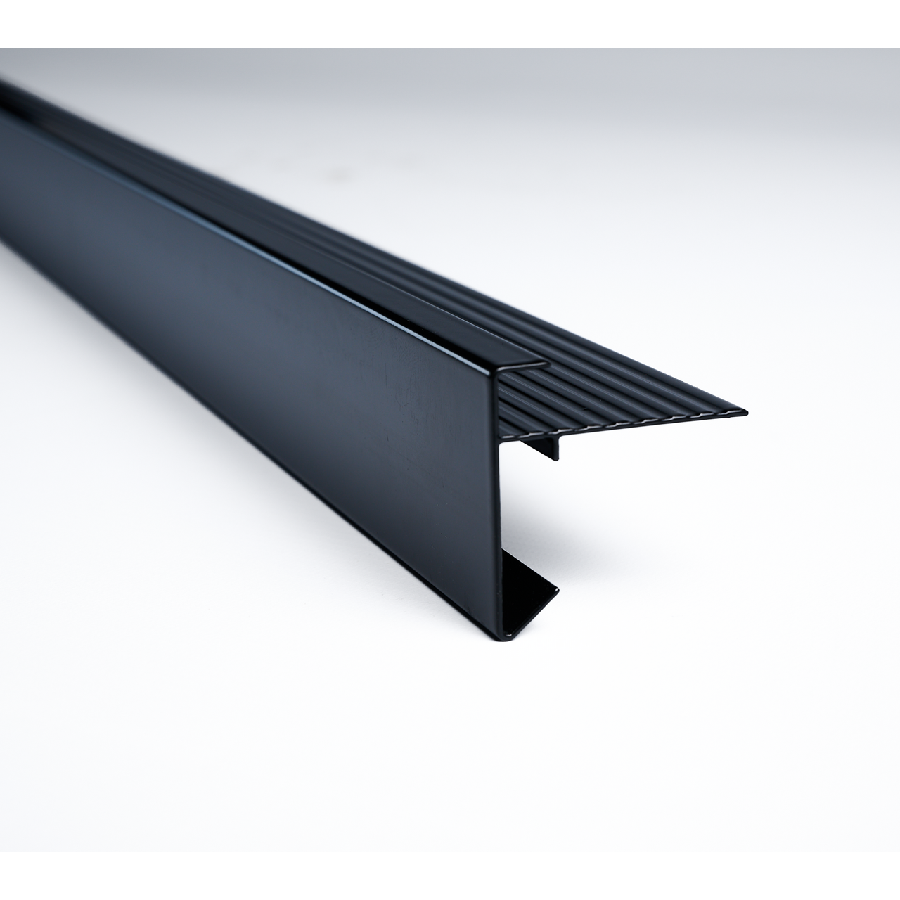 Daktrim 45x45mm aluminium 2,5m zwart