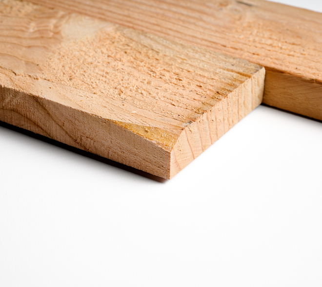 Douglas plank 2,2x10cm fijnbezaagd 4m 02