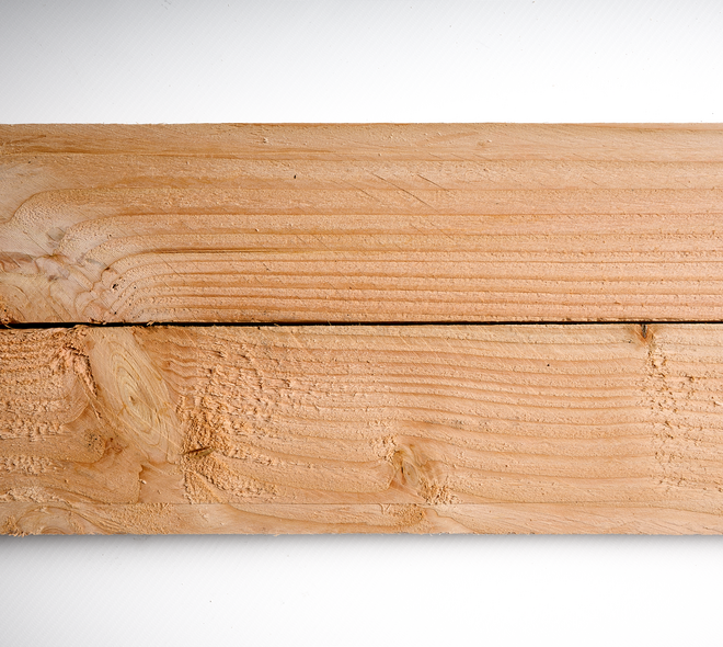 Douglas plank 2,2x10cm fijnbezaagd 4m 04