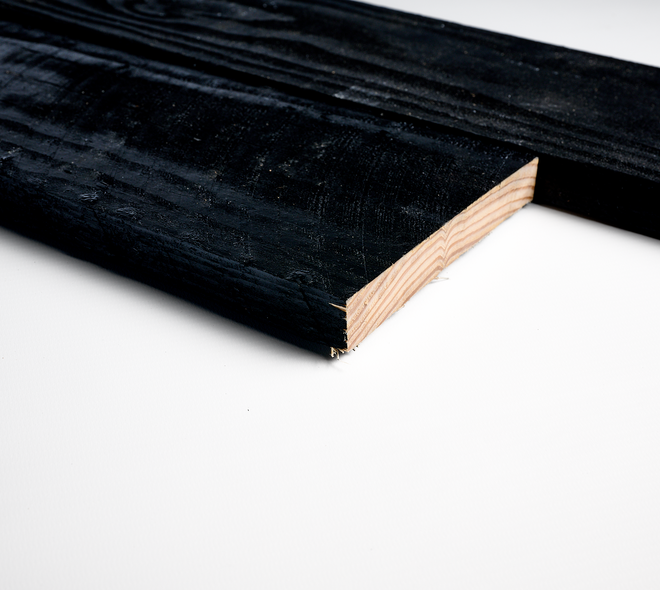 Douglas plank 2,2x15cm fijnbezaagd zwart 2m 02
