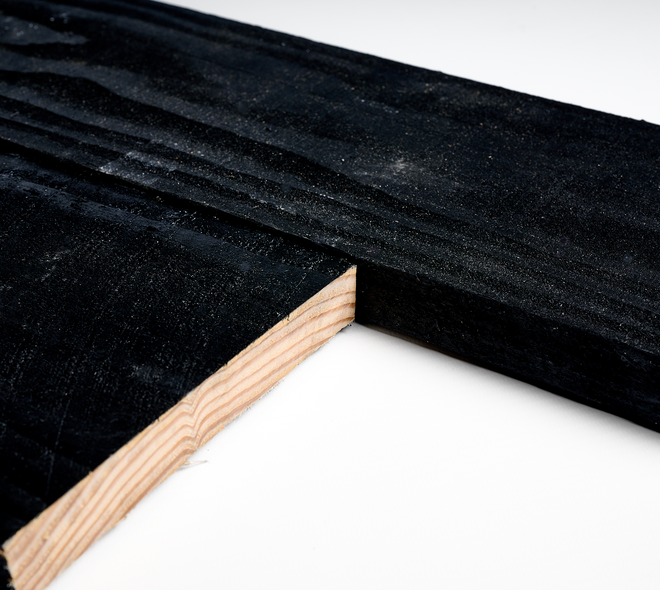 Douglas plank 2,2x15cm fijnbezaagd zwart 2m 03