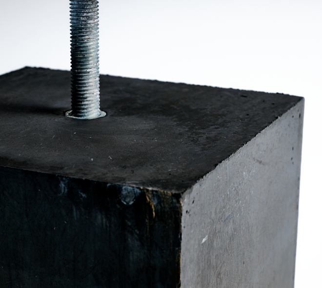 Betonpoer Egaal 20x20x58cm incl. draadeind 02