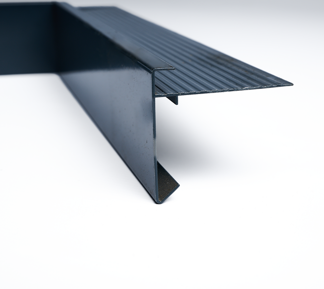 Binnenhoek daktrim 60x64mm aluminium 40x40cm antraciet 02
