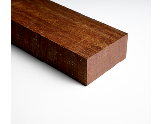 Hardhouten regel Azobe ruw 5x10cm lengte 3m 02